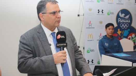 Grama del estadio Rommel Fernández recupera su esplendor