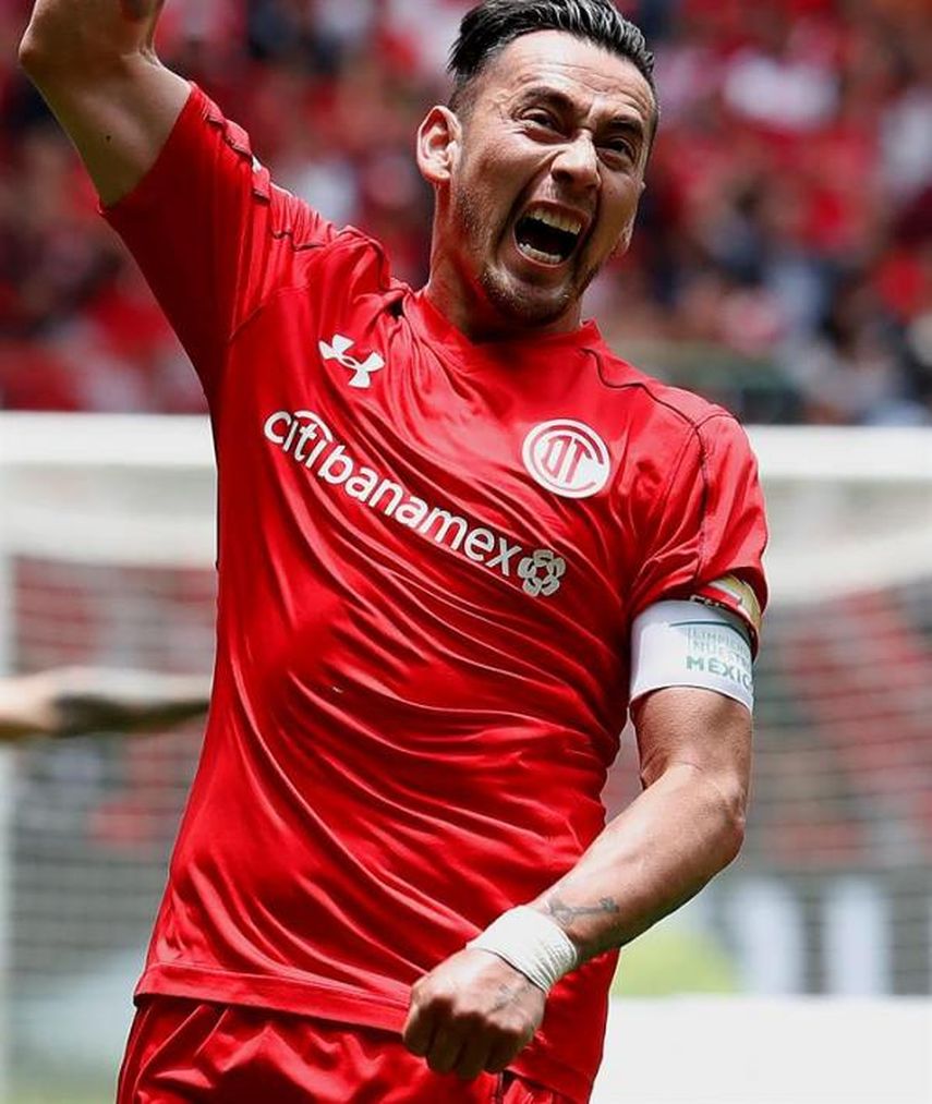 El Toluca vence 2-0 al Morelia con goles de los argentinos Canelo y Sambuesa