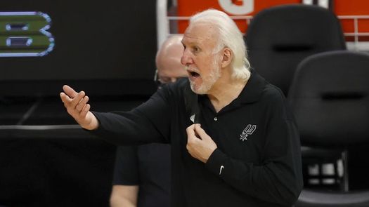 Popovich critica al gobernador por el levantamiento de restricciones en Texas