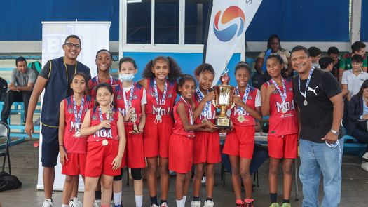 Escuela María Ossa de Amador campeonas LBK Sub12 Femenina