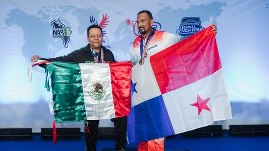 Con resultados históricos y récords mundiales incluidos, el campeonato marcó un nuevo capítulo en el crecimiento del powerlifting panameño. Con resultados históricos y récords mundiales incluidos, el campeonato marcó un nuevo capítulo en el crecimiento del powerlifting panameño.