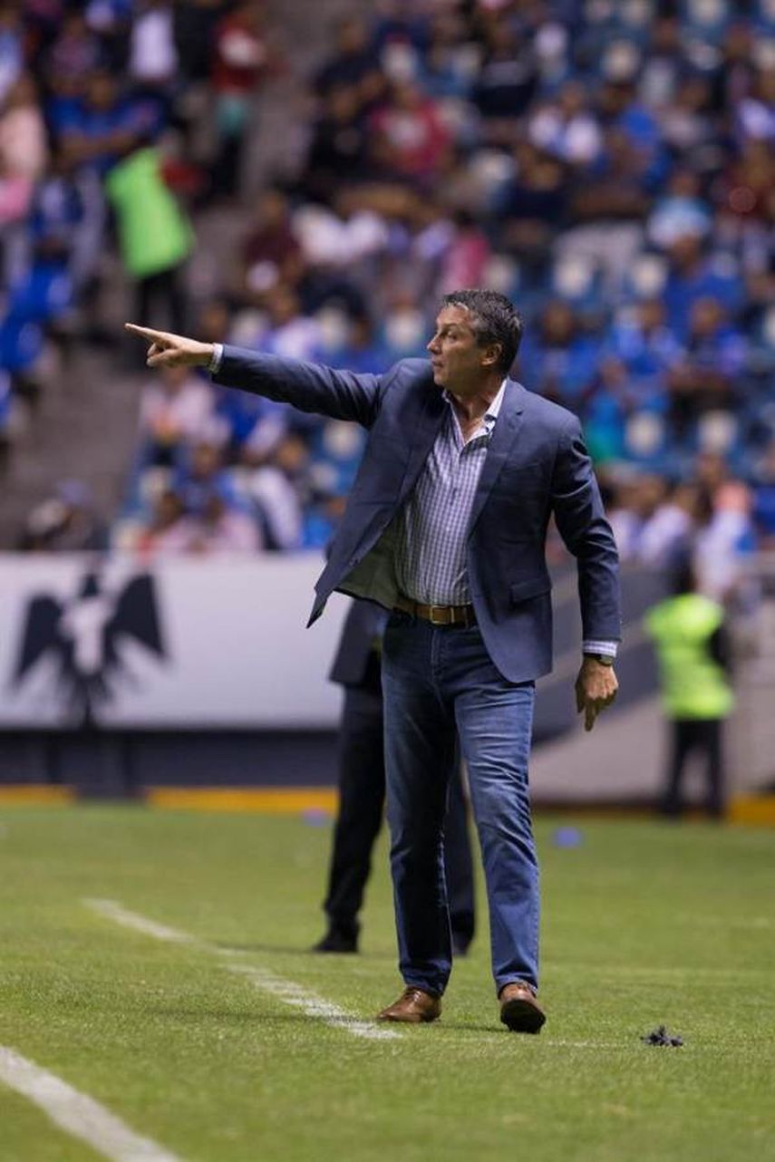 El uruguayo Siboldi asegura que el campeón Santos no puede perder la humildad