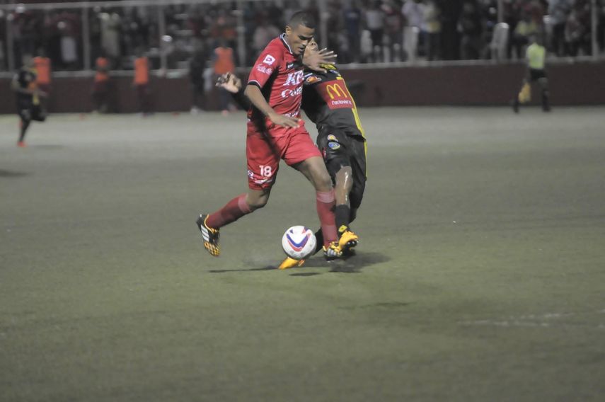 San Francisco FC le gana la primera batalla al Chorrillo FC
