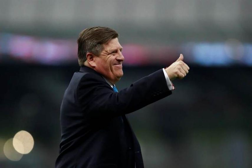 Miguel Herrera reconoce que sufre para rotar extranjeros en América