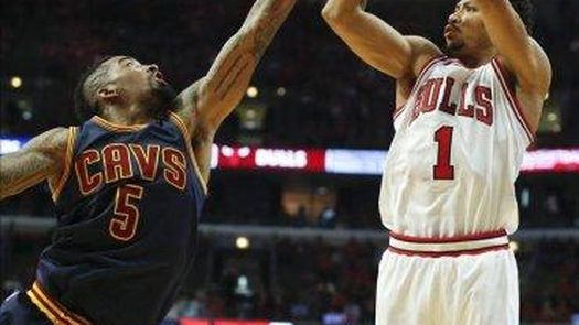 Rose hizo recordar a Jordan y los Bulls toman ventaja