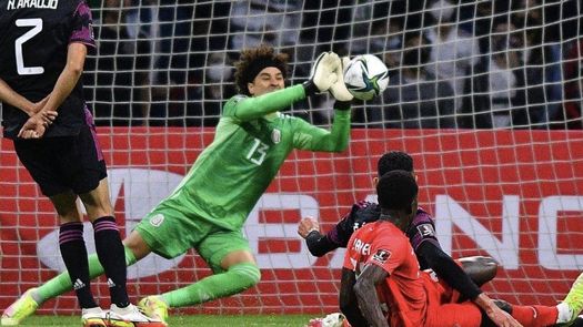 1-1. México empata con Canadá en el Azteca y pierde liderato de la Concacaf