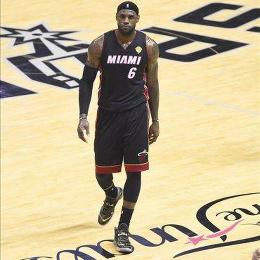 Lebron James decide dejar los Heat y regresa con los Cavaliers