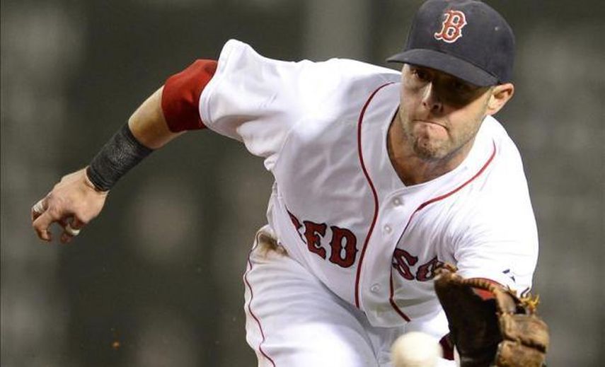11-7. Pedroia, Napoli y Craig apalean a los Azulejos