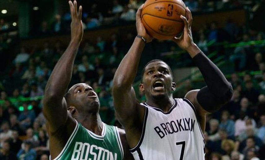 90-102. Johnson da a los Nets su primer triunfo en la temporada