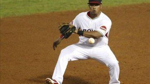 Santiago luce con grand slam; Abreu pega jonrón; Colomé gana duelo latino