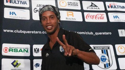 Ronaldinho sigue siendo un hombre con fútbol, dice el técnico del Querétaro