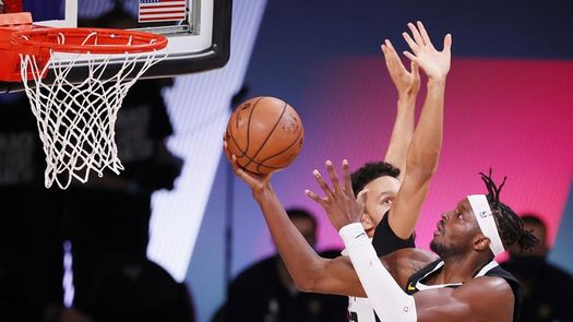 113-107. George, con 32 puntos, hace la diferencia en victoria de Nuggets