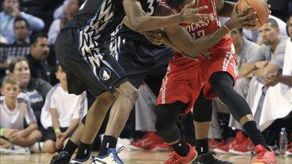 119-120. Young sella el triunfo de los Timberwolves en un duelo de equipos de fondo