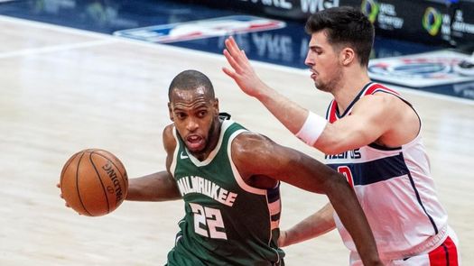 121-119. Ante los Celtics, Middleton lidera la octava victoria consecutiva de Bucks