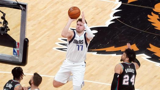 114-110: Los Mavs, evitan aliviados el play-in con su victoria sobre los Raptors