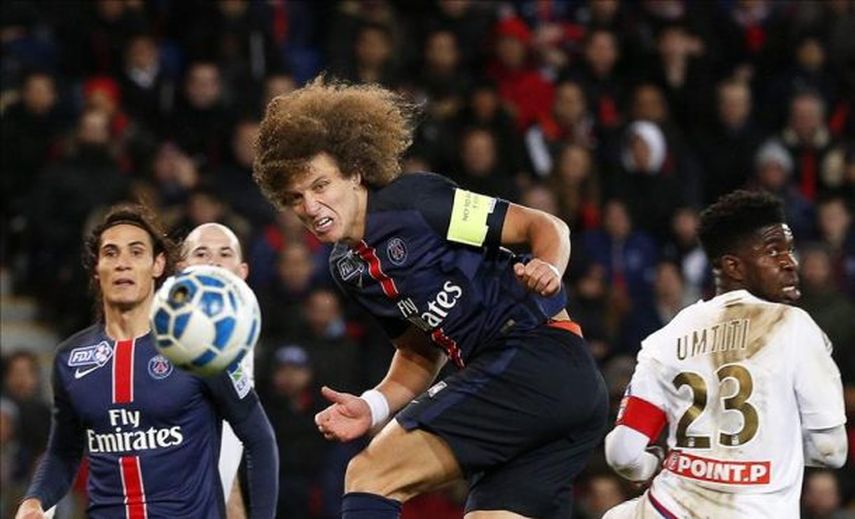 David Luiz anima a Diego Costa a que fiche por el París Saint-Germain