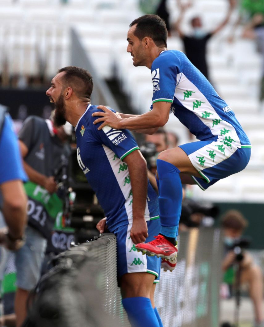 Victoria bética por 4-3 tras remontar dos goles en contra