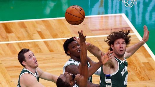 Butler, Aldridge, Walker y Rivers acaparan el protagonismo de la jornada