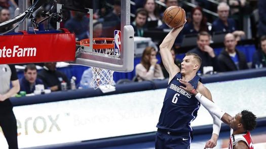 91-111. Porzingis consigue doble-doble en la victoria de los Mavericks