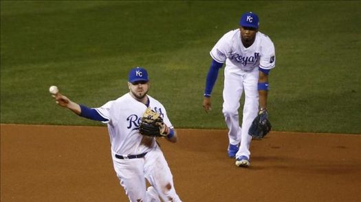 Escobar empató marca de Jeter y Pérez impulsó la carrera que aseguró triunfo