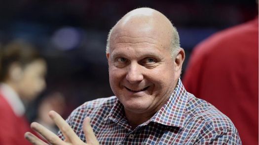 Ballmer, dueño de Clippers, dona 25 millones más para combatir el coronavirus