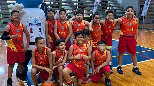 Foto grupal del equipo Sub-12 del Instituto Sun Yat Sen.&nbsp;