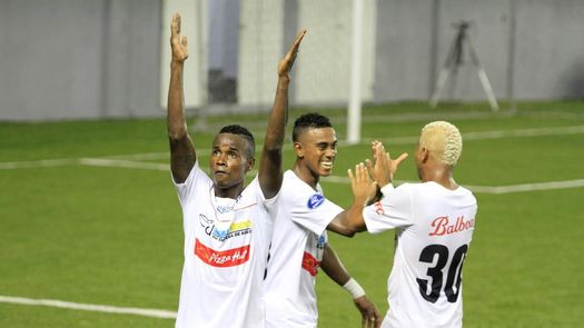 Árabe Unido sale del Maracaná con las manos llenas