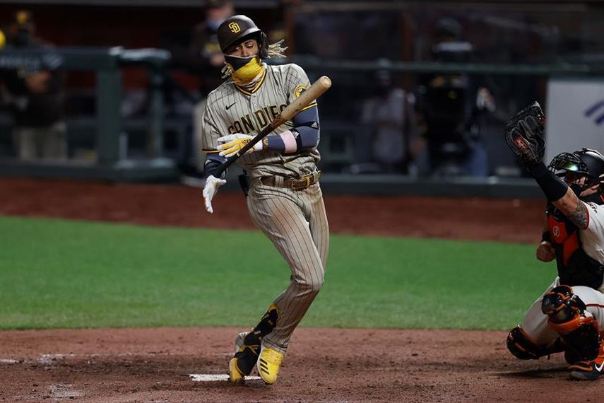El dominicano Fernando Tatis lanza un grand slam y jonrón contra los Marineros