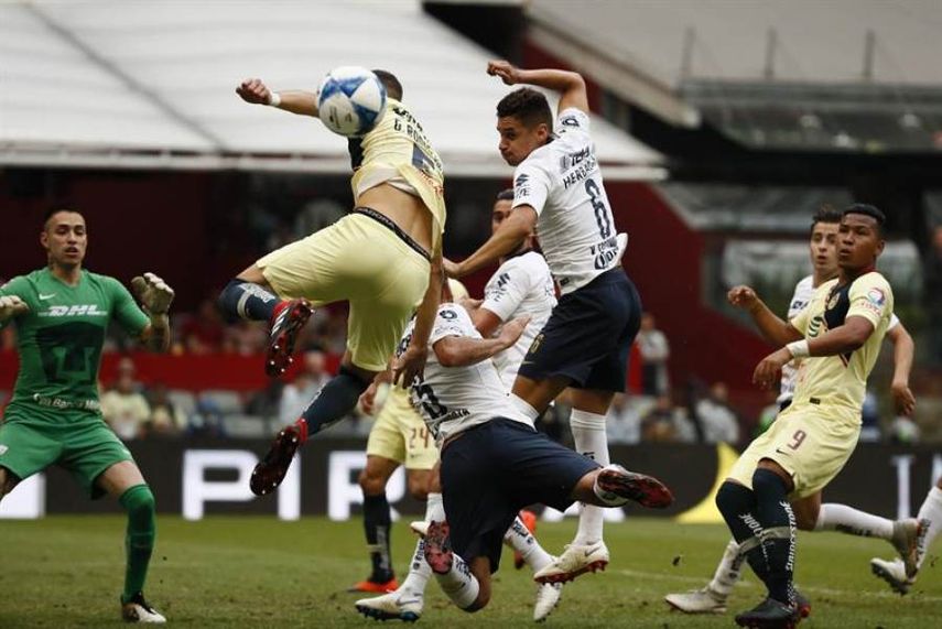 América, con dos hombres menos en la cancha, saca un empate ante los Pumas