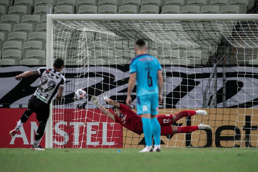 2-0. Ceará vence al Bolívar y asume como único líder a falta de un partido