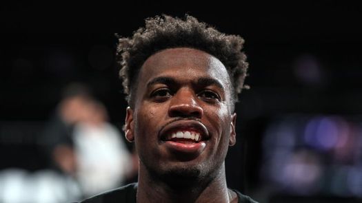 111-98. Fox y Hield lideran triunfo de Kings ante los diezmados Warriors