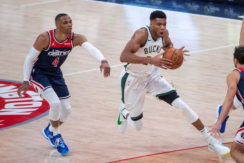 Nets y Bucks, no ceden en el Este; derrota sorpresa de Suns ante Pacers