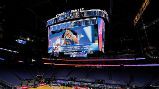 116-107. Curry supera a Chamberlain ante los ojos de Campazzo