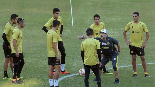 Maradona inicia mañana su camino para salvar al Gran Pez