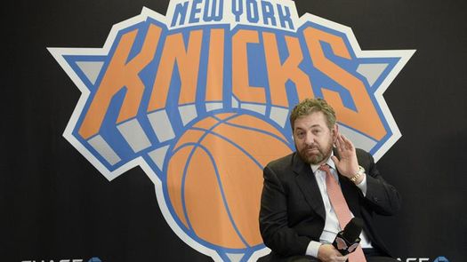 Ordenan a Dolan y Oakley atender mediación por demanda que tienen pendiente