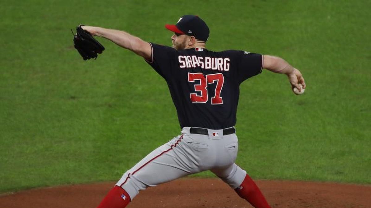 7-2. Strasburg lanza joya de pelota, Soto jonronea y los Nacionales empatan la Serie Mundial