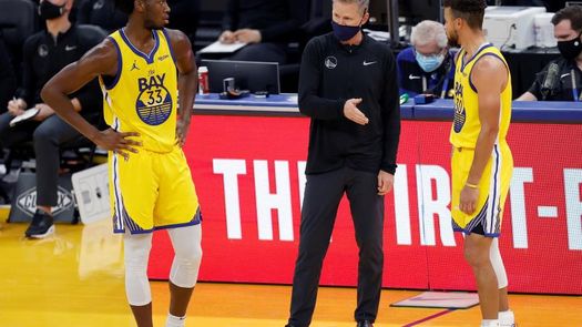 115-105. Curry, con un doble-doble, lidera la remontada de los Warriors