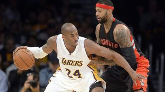 129-122. Bryat aporta un triple-doble y los Lakers rompen la racha perdedora