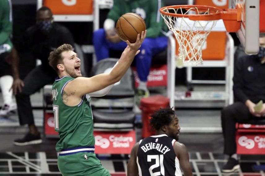 86-99. Doncic ayuda a los Mavericks a ampliar la racha ganadora y consolidar liderato