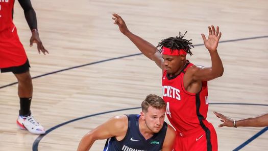 Doncic es la gran figura; Warren puede con James; Suns siguen invictos