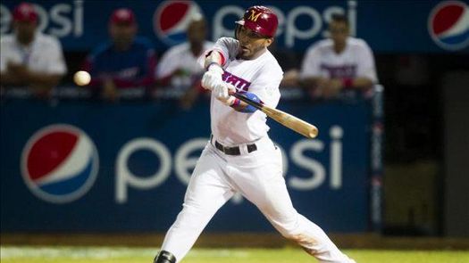 3-2. Rosario define el triunfo y Santana lanza sólido contra los Astros