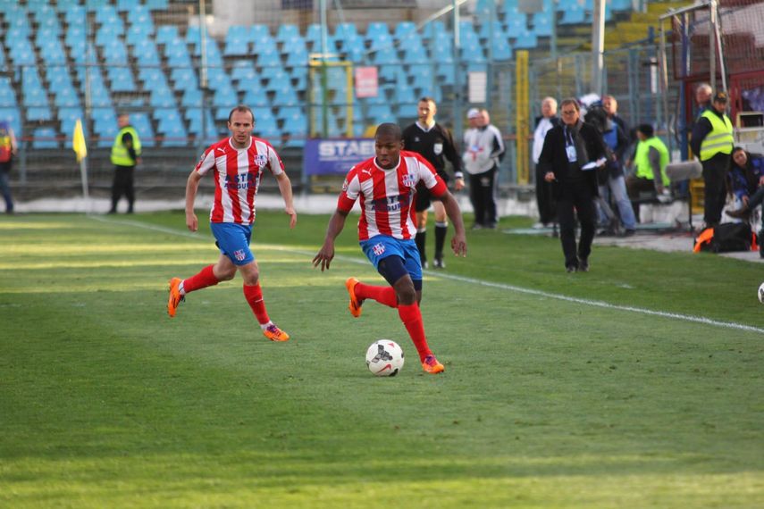 Armando Cooper le da el triunfo al Oţelul Galaţi sobre el Gaz Metan
