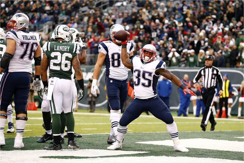 16-17. Gray da a los Patriots descanso en la fase final