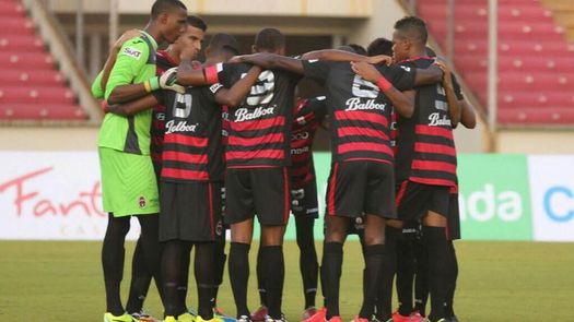 Sporting San Miguelito con doblete de Darwin Pinzón se impuso al Chepo FC