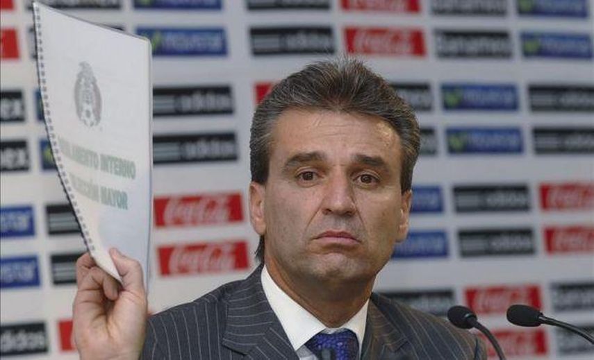Las Chivas nombran a De la Torre y Morales como presidente y técnico interino