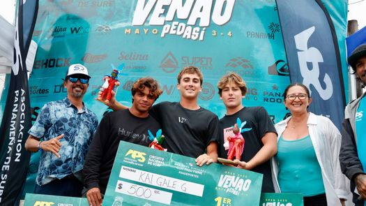 Concursantes del Venao Open 2025 durante la premiación de la categoría Masculino Open.&nbsp;