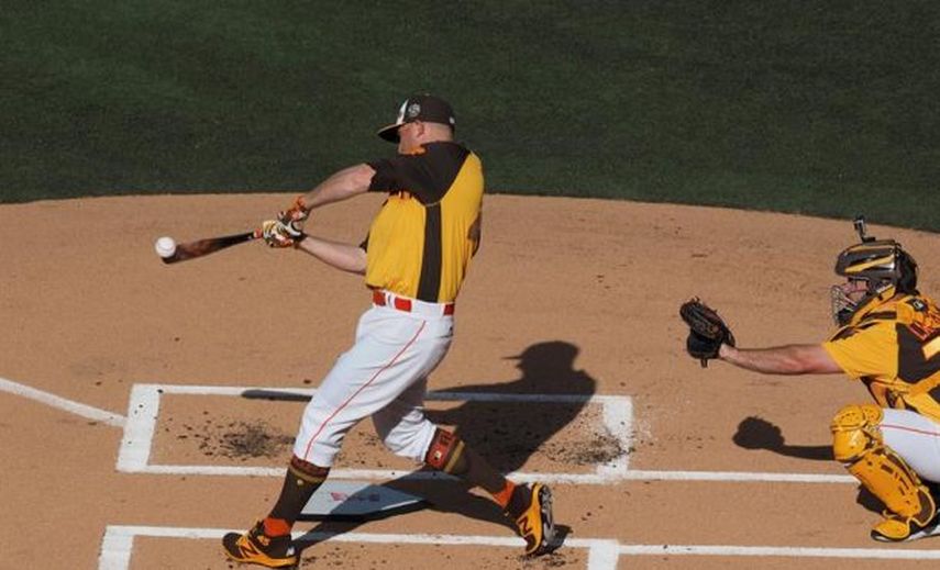 2-1. Trumbo pega jonrón y los Orioles siguen cazando la división