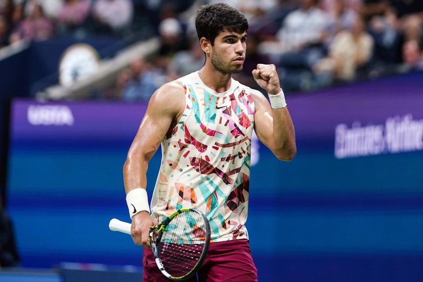 Alcaraz se impone a Zverev y repite semifinales