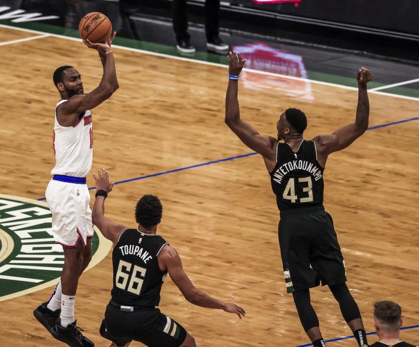 96-102. Burks logra un doble-doble y los Knicks vencen a unos diezmados Bucks