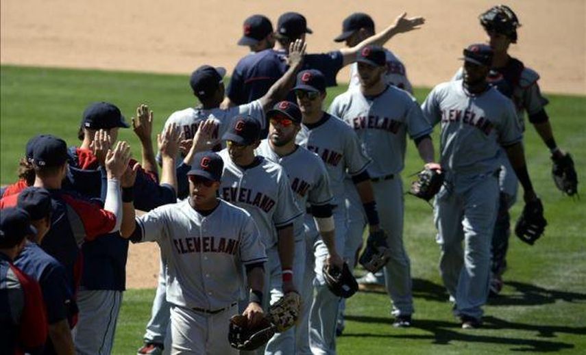 7-3. Gomes jonronea y hace avanzar a los Indios rumbo al comodín